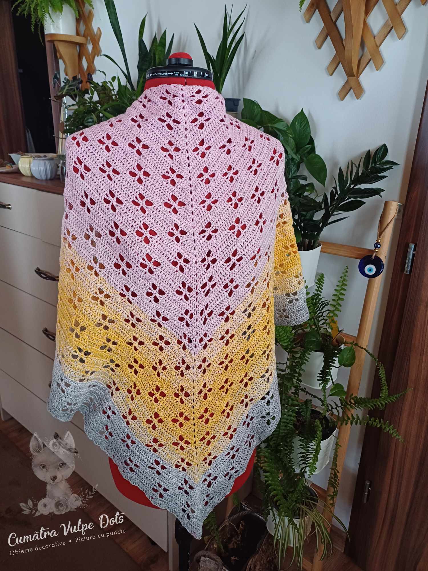 Șal croșetat manual, din fire naturale, în degrade roz 4 Șal croșetat manual, din fire naturale, în degrade roz - imagine 4